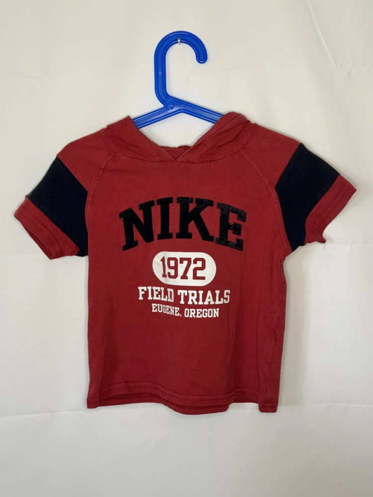 Nike červené triko s kapucí